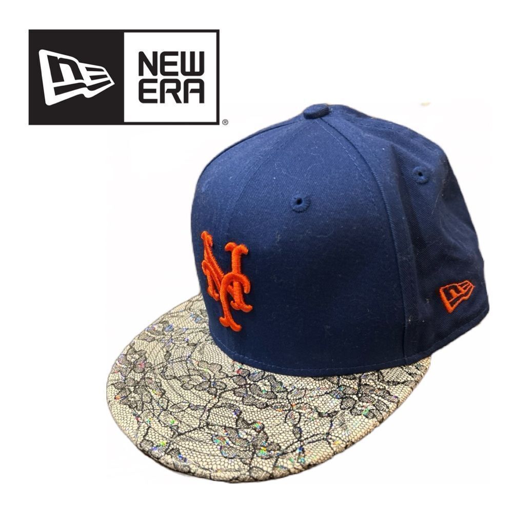 New Era Women’s NY Mets Embroidered Floral Rim SnapBack Cap